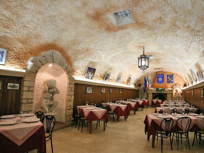 Sala con soffitto a volta - La Taverna della Rocca, Tivoli