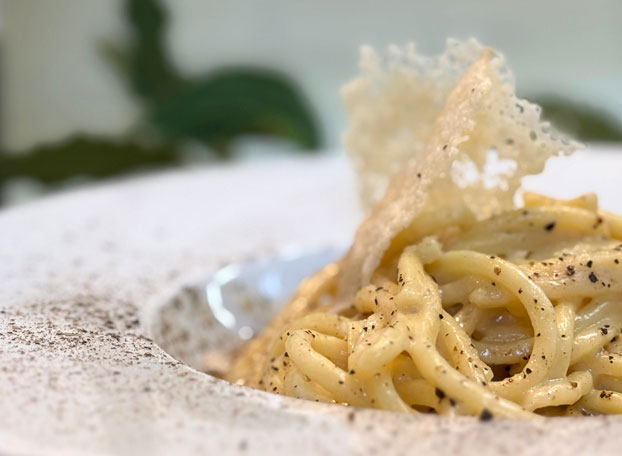 Spaghetti cacio e pepe - La Taverna della Rocca, Tivoli